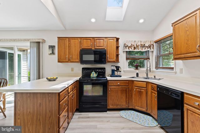 140 N THISTLEDOWN DR, Palmyra, PA 17078