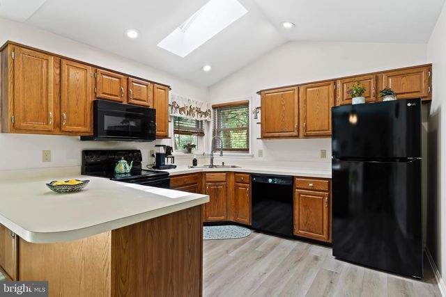 140 N THISTLEDOWN DR, Palmyra, PA 17078