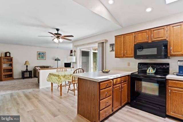 140 N THISTLEDOWN DR, Palmyra, PA 17078