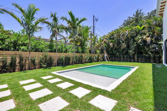 261 Rutland Boulevard, West Palm Beach, FL 33405