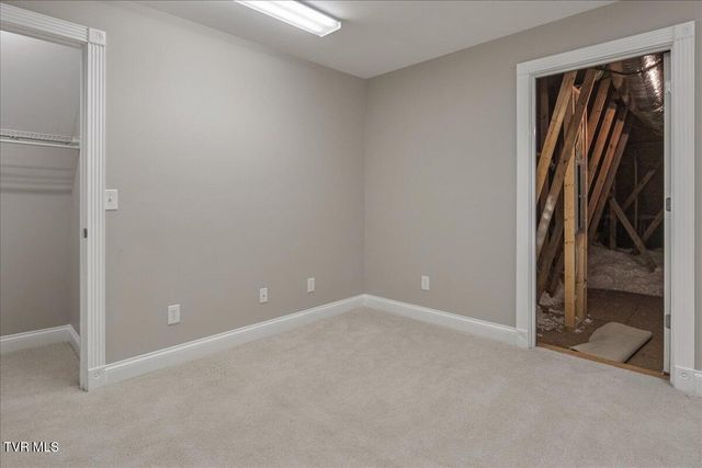 176 Country Acres Drive, Elizabethton, TN 37643