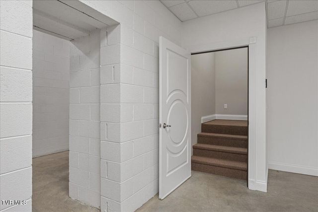 176 Country Acres Drive, Elizabethton, TN 37643