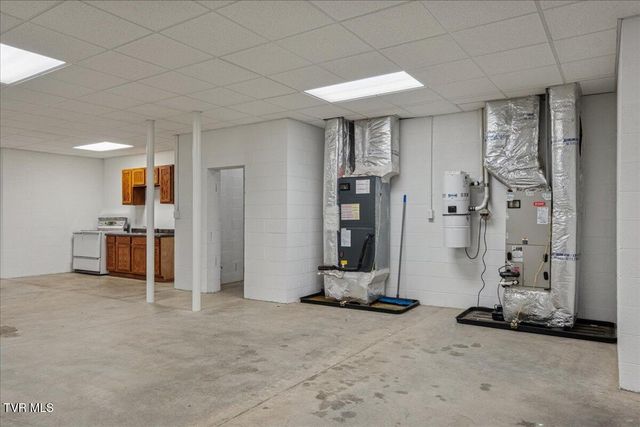 176 Country Acres Drive, Elizabethton, TN 37643