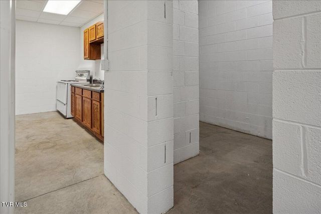 176 Country Acres Drive, Elizabethton, TN 37643