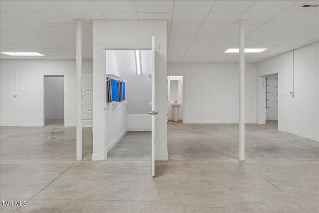 176 Country Acres Drive, Elizabethton, TN 37643