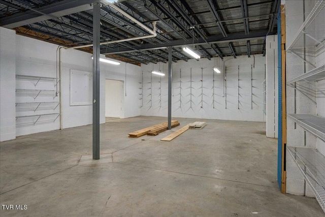 176 Country Acres Drive, Elizabethton, TN 37643