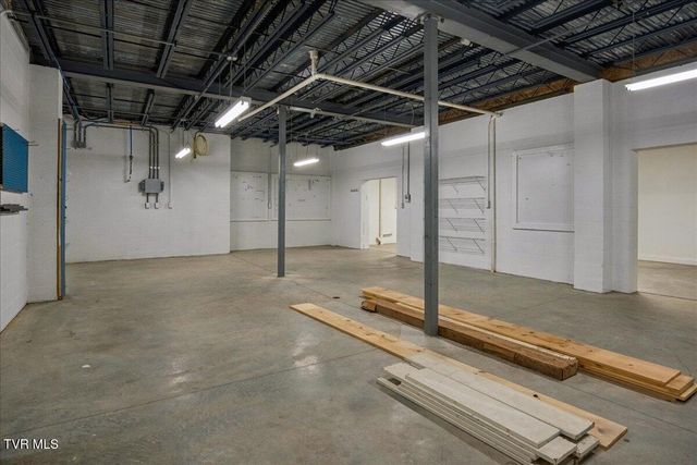 176 Country Acres Drive, Elizabethton, TN 37643