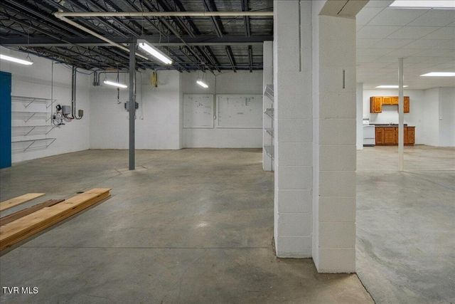 176 Country Acres Drive, Elizabethton, TN 37643