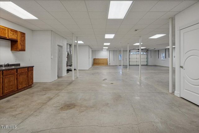 176 Country Acres Drive, Elizabethton, TN 37643