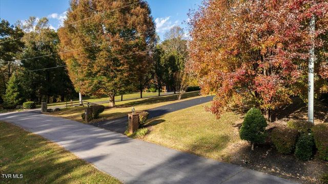 176 Country Acres Drive, Elizabethton, TN 37643