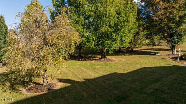 176 Country Acres Drive, Elizabethton, TN 37643