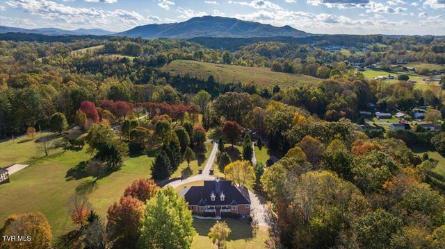 176 Country Acres Drive, Elizabethton, TN 37643