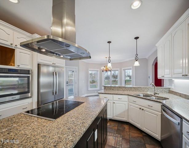 176 Country Acres Drive, Elizabethton, TN 37643