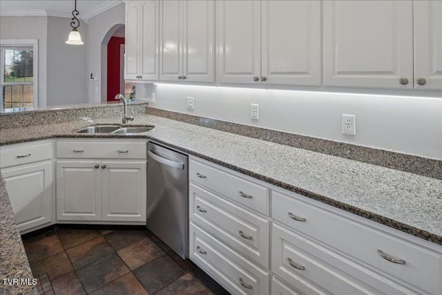 176 Country Acres Drive, Elizabethton, TN 37643