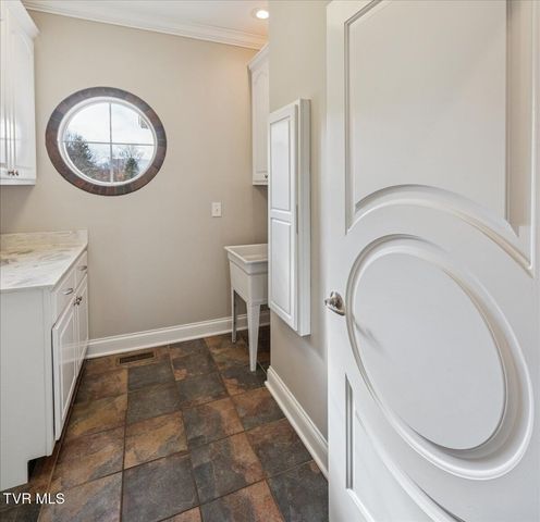 176 Country Acres Drive, Elizabethton, TN 37643