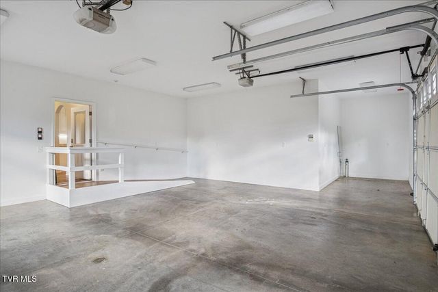 176 Country Acres Drive, Elizabethton, TN 37643