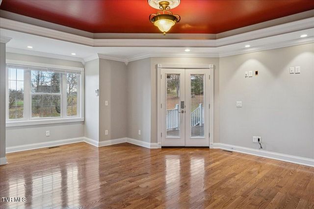 176 Country Acres Drive, Elizabethton, TN 37643