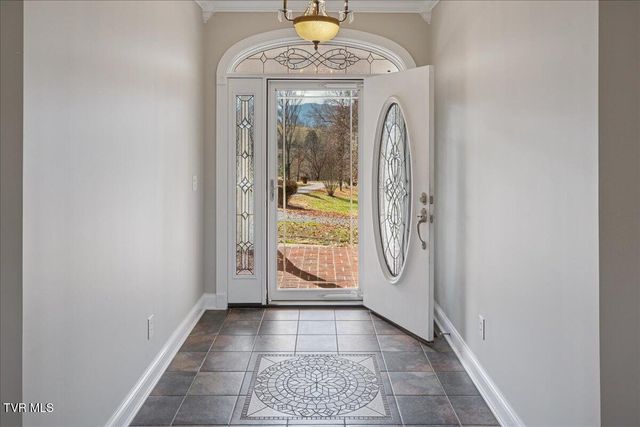 176 Country Acres Drive, Elizabethton, TN 37643