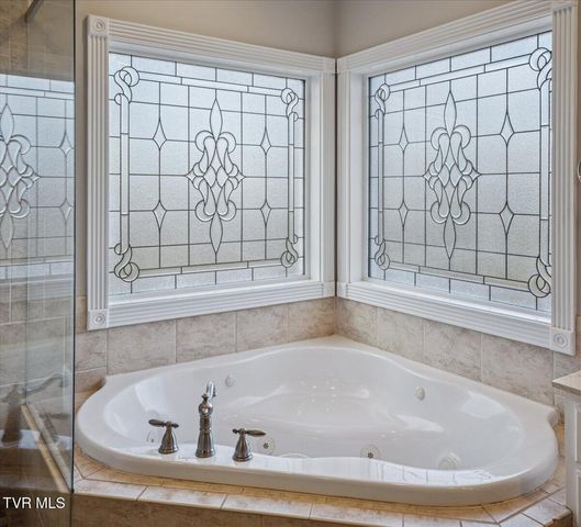 176 Country Acres Drive, Elizabethton, TN 37643