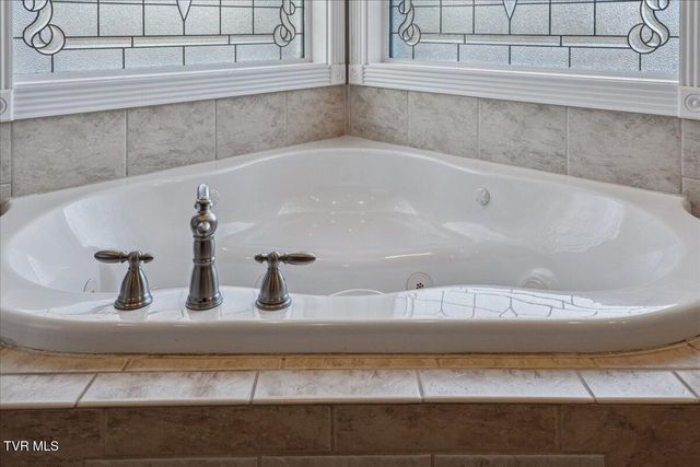 176 Country Acres Drive, Elizabethton, TN 37643