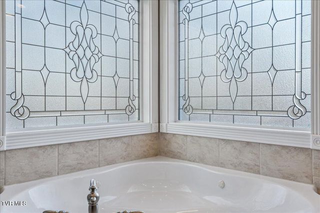 176 Country Acres Drive, Elizabethton, TN 37643