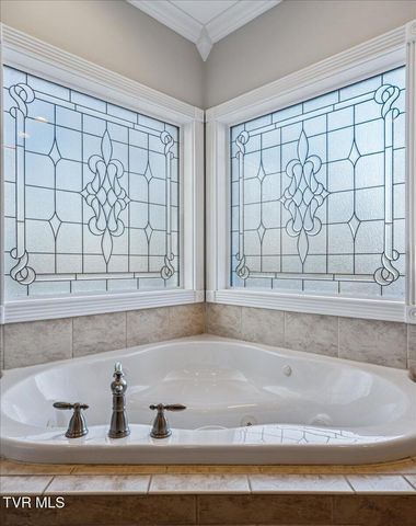 176 Country Acres Drive, Elizabethton, TN 37643