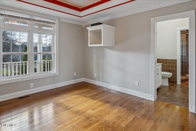 176 Country Acres Drive, Elizabethton, TN 37643