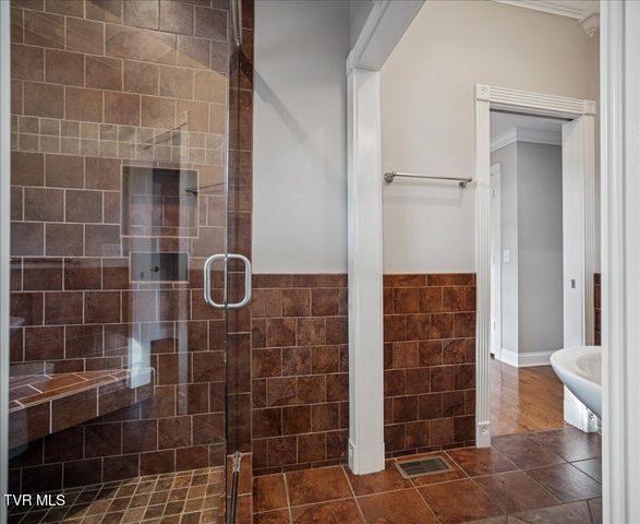 176 Country Acres Drive, Elizabethton, TN 37643