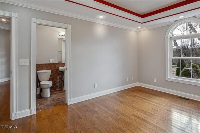 176 Country Acres Drive, Elizabethton, TN 37643