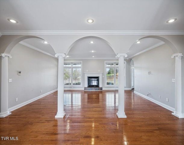 176 Country Acres Drive, Elizabethton, TN 37643