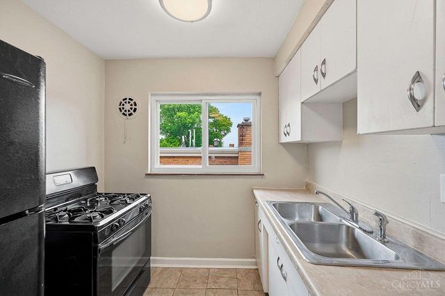 2370 Losantiville Avenue, Golf Manor, OH 45237