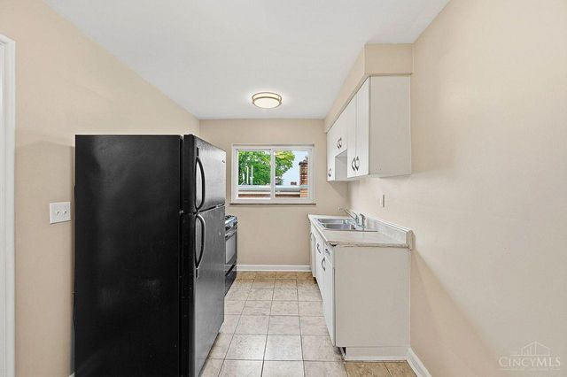 2370 Losantiville Avenue, Golf Manor, OH 45237