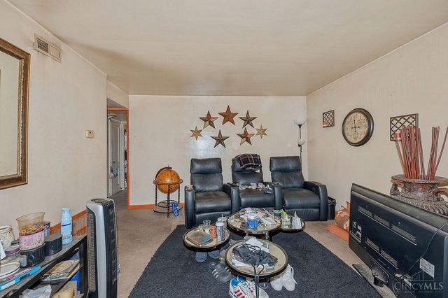 2370 Losantiville Avenue, Golf Manor, OH 45237