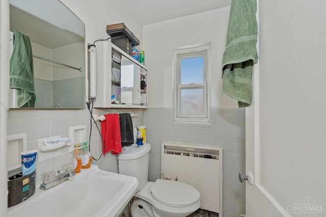 2370 Losantiville Avenue, Golf Manor, OH 45237