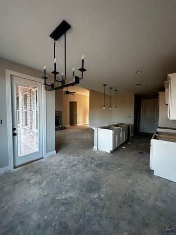 203 Farmland Circle, Perry, GA 31069