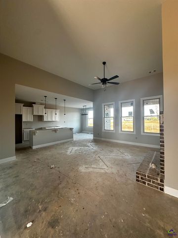 203 Farmland Circle, Perry, GA 31069