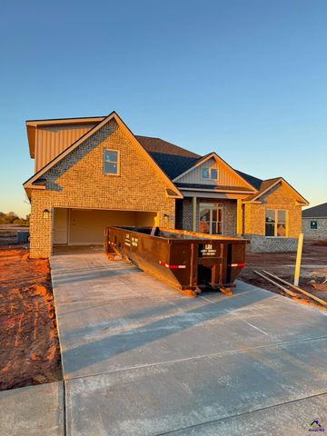 203 Farmland Circle, Perry, GA 31069