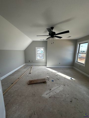 203 Farmland Circle, Perry, GA 31069