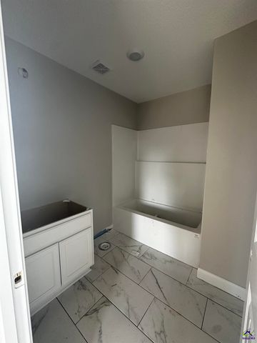 203 Farmland Circle, Perry, GA 31069