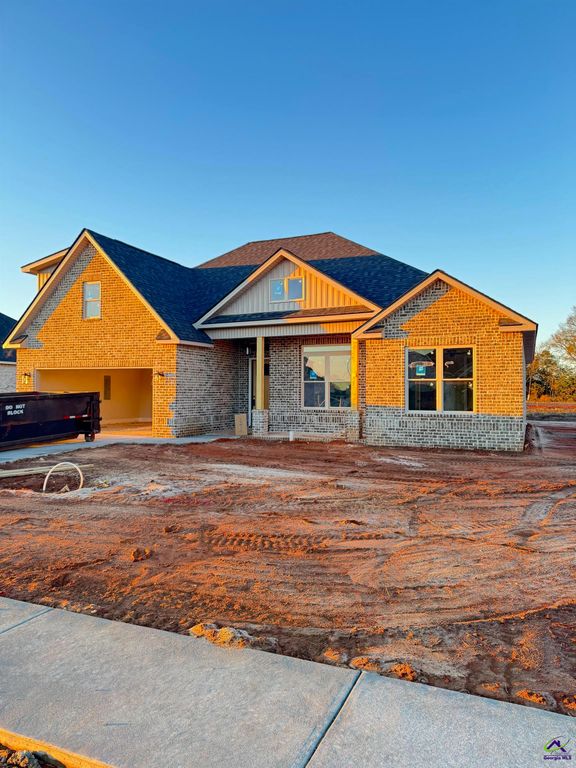 203 Farmland Circle, Perry, GA 31069