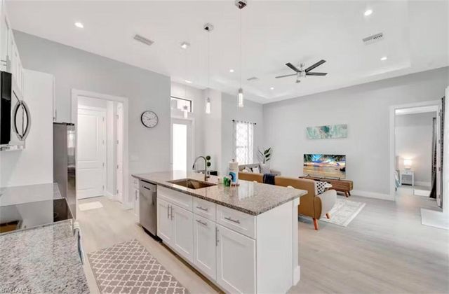 3222 SW Santa Barbara PL, Cape Coral, FL 33914