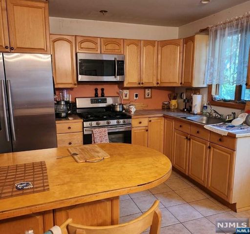 540 Madison Street, Carlstadt, NJ 07072