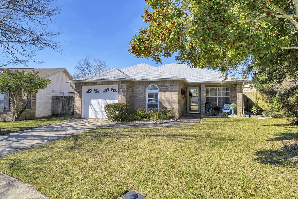 194 Lola Circle, Destin, FL 32541