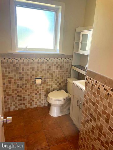 868 JEFFERSON AVE, Charles Town, WV 25414