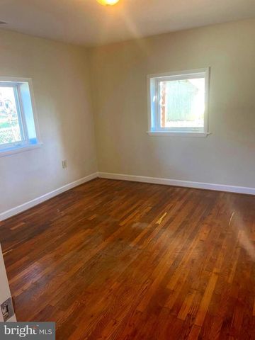 868 JEFFERSON AVE, Charles Town, WV 25414