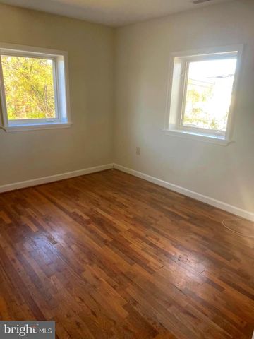 868 JEFFERSON AVE, Charles Town, WV 25414