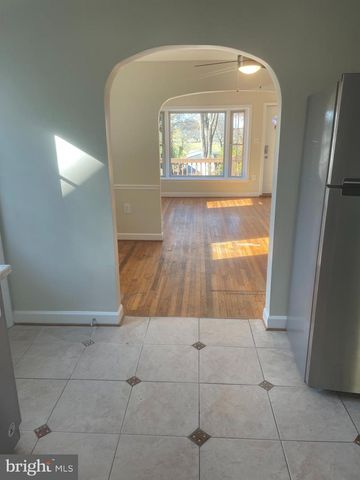 868 JEFFERSON AVE, Charles Town, WV 25414