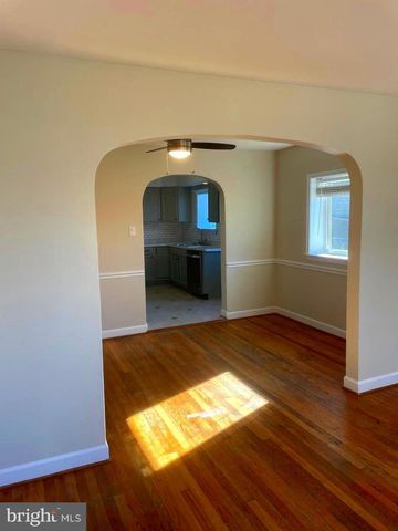 868 JEFFERSON AVE, Charles Town, WV 25414