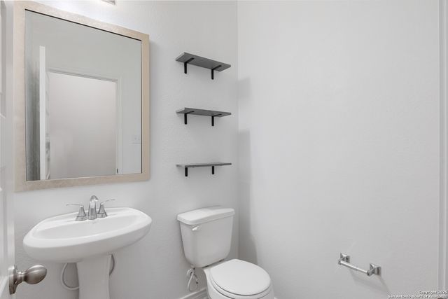 3210 Sunday Song, San Antonio, TX 78245