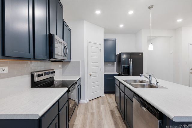 3210 Sunday Song, San Antonio, TX 78245